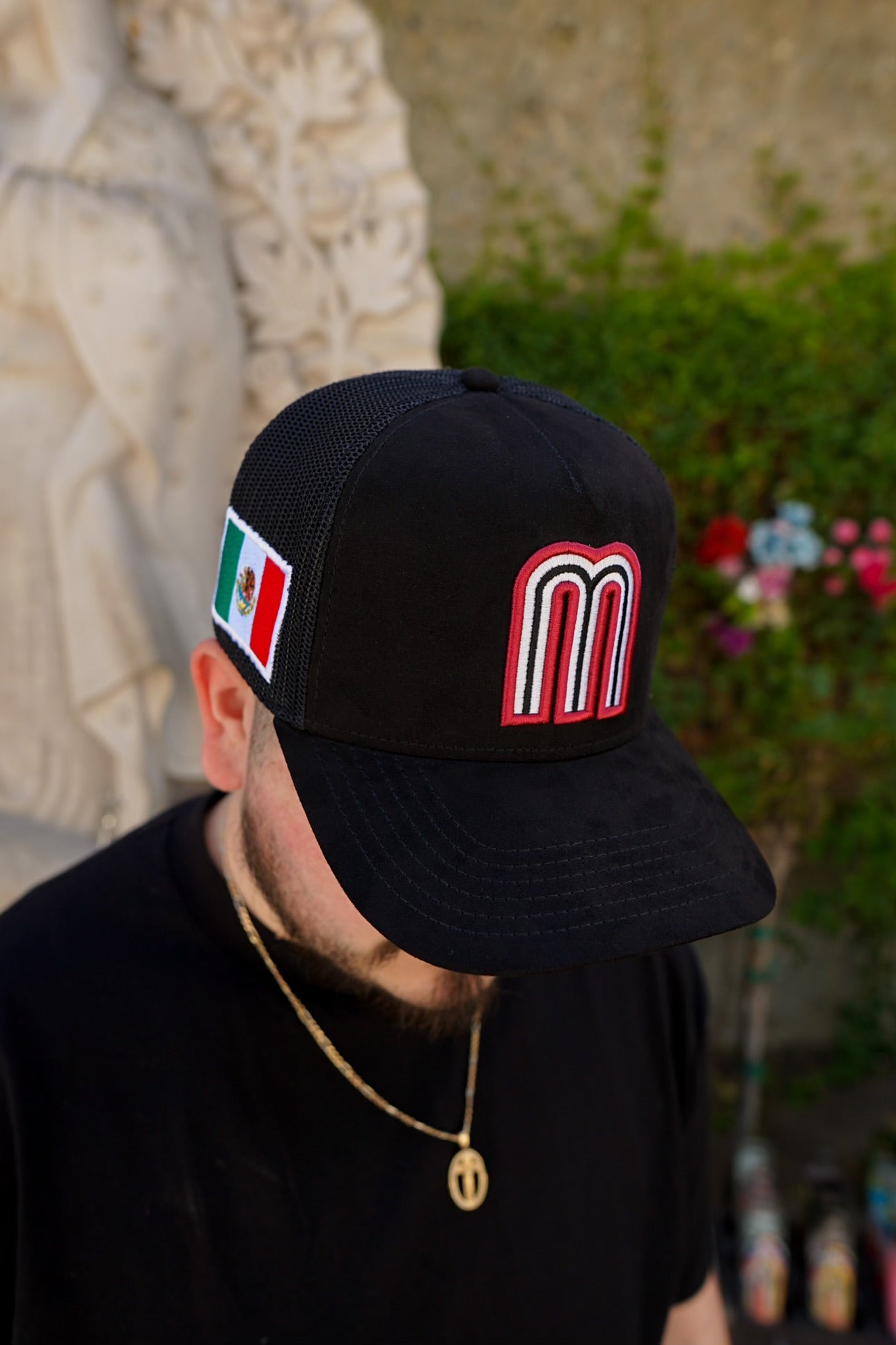 Black/red Mexico trucker hat